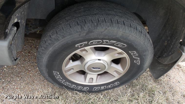 image for item DC3066 2003 Ford Explorer Sport Trac SUV