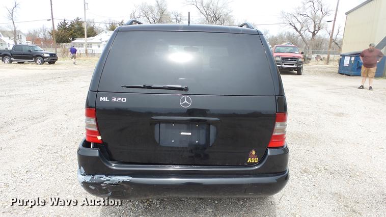 image for item DC3067 1999 Mercedes Benz ML320 SUV