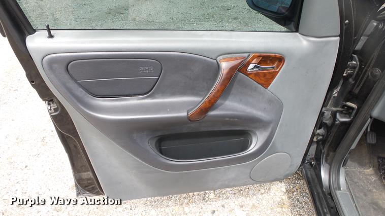 image for item DC3067 1999 Mercedes Benz ML320 SUV