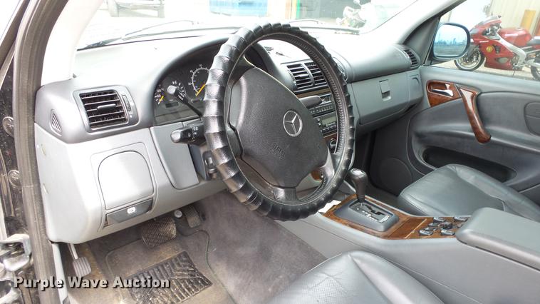 image for item DC3067 1999 Mercedes Benz ML320 SUV