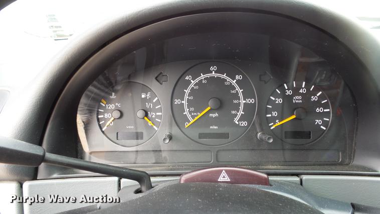 image for item DC3067 1999 Mercedes Benz ML320 SUV