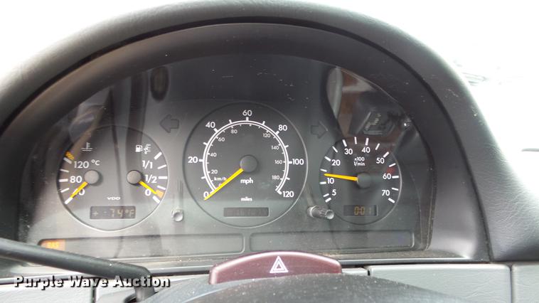 image for item DC3067 1999 Mercedes Benz ML320 SUV