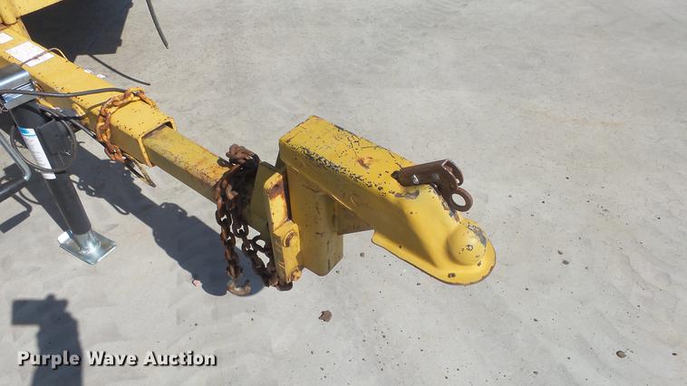 image for item DC3070 1993 Vermeer BC1250 wood chipper