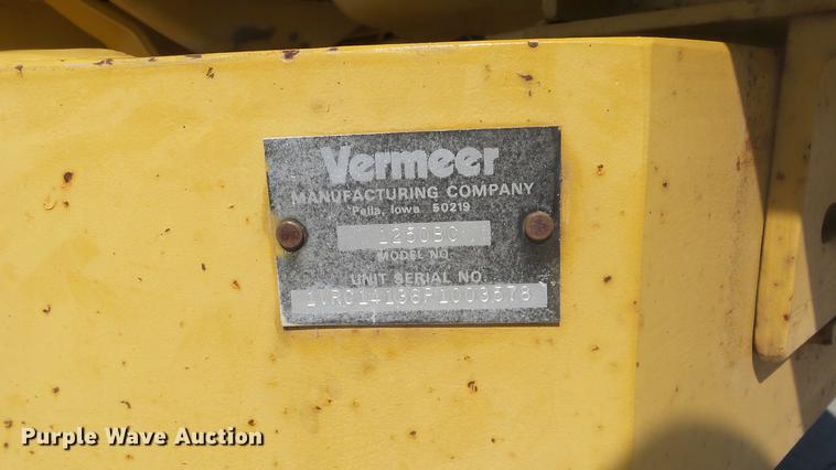 image for item DC3070 1993 Vermeer BC1250 wood chipper