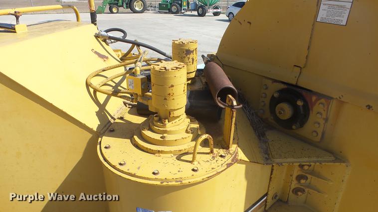 image for item DC3070 1993 Vermeer BC1250 wood chipper