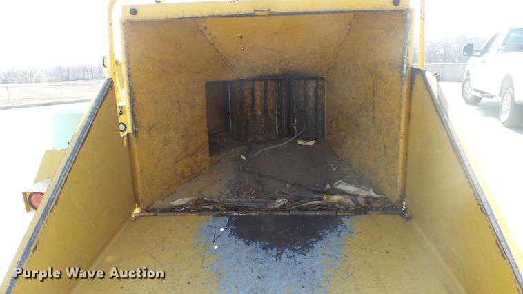 image for item DC3070 1993 Vermeer BC1250 wood chipper