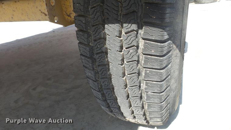 image for item DC3070 1993 Vermeer BC1250 wood chipper