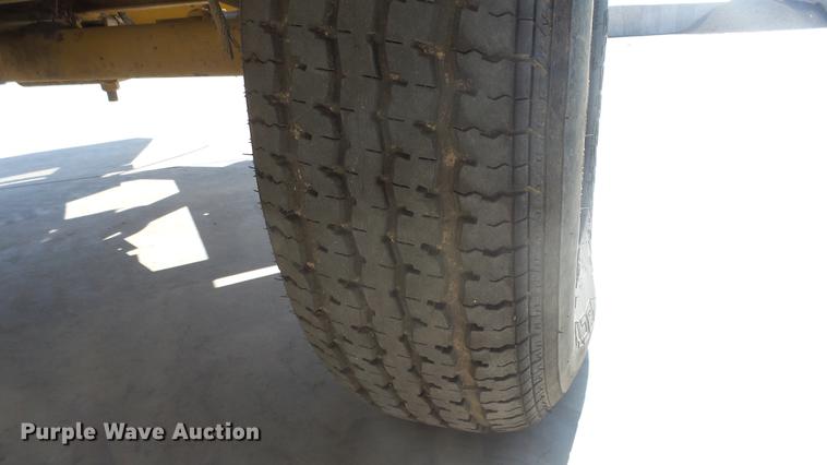 image for item DC3070 1993 Vermeer BC1250 wood chipper