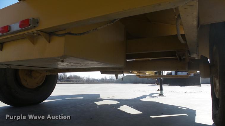 image for item DC3070 1993 Vermeer BC1250 wood chipper