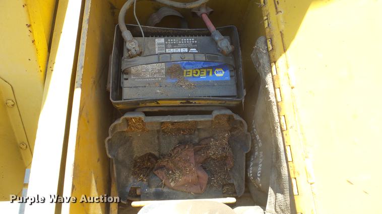 image for item DC3070 1993 Vermeer BC1250 wood chipper