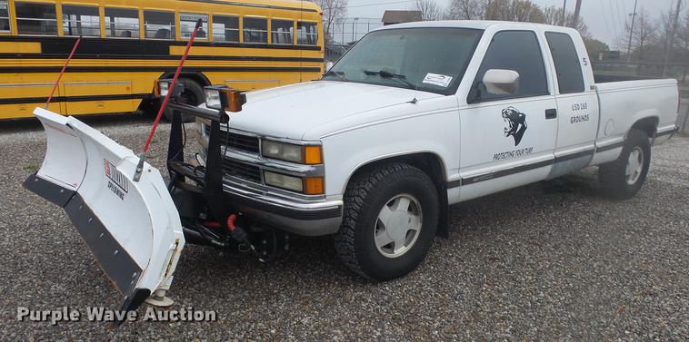 image for item DC3074 1994 Chevrolet 1500 Ext. Cab pickup truck