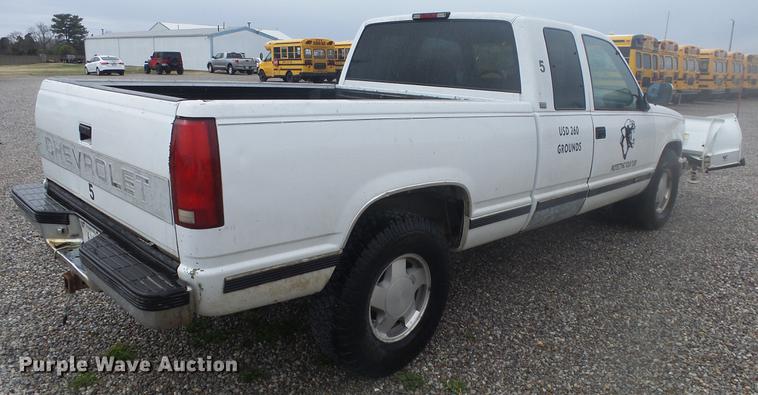 image for item DC3074 1994 Chevrolet 1500 Ext. Cab pickup truck