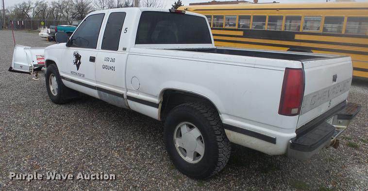 image for item DC3074 1994 Chevrolet 1500 Ext. Cab pickup truck