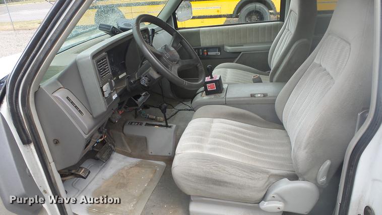 image for item DC3074 1994 Chevrolet 1500 Ext. Cab pickup truck