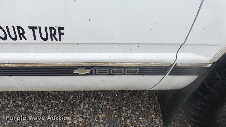image for item DC3074 1994 Chevrolet 1500 Ext. Cab pickup truck