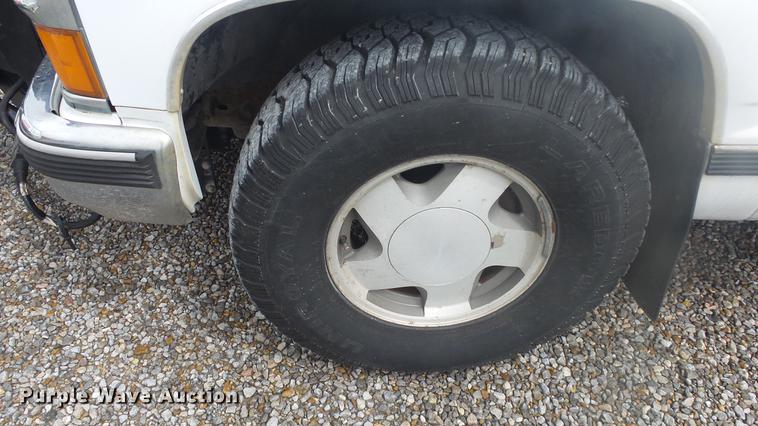 image for item DC3074 1994 Chevrolet 1500 Ext. Cab pickup truck