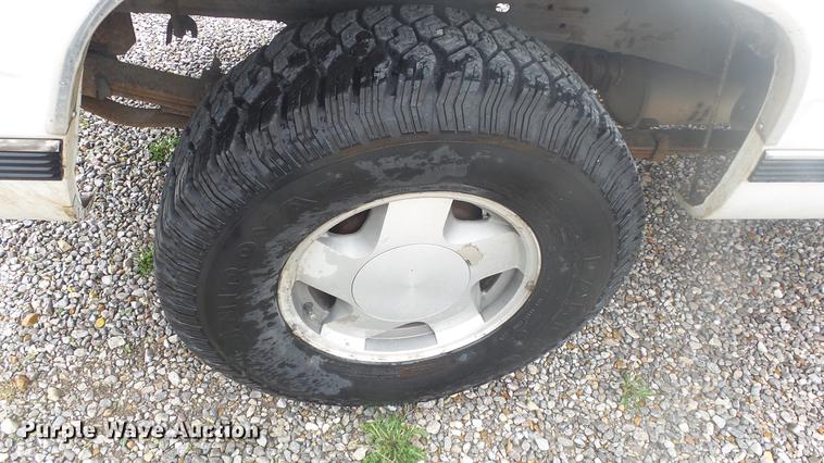 image for item DC3074 1994 Chevrolet 1500 Ext. Cab pickup truck