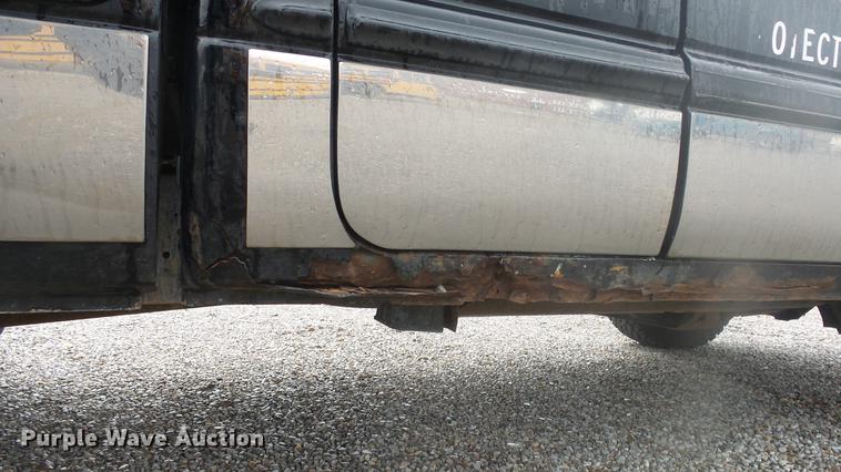 image for item DC3075 1999 Dodge Ram 1500 Quad Cab pickup truck