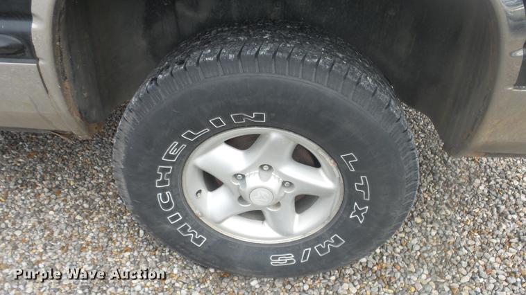 image for item DC3075 1999 Dodge Ram 1500 Quad Cab pickup truck