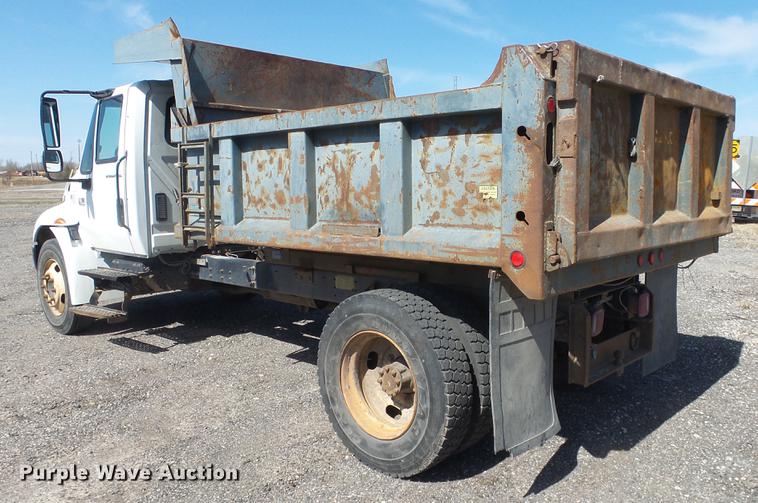 image for item DC3102 2005 International 4200 dump truck