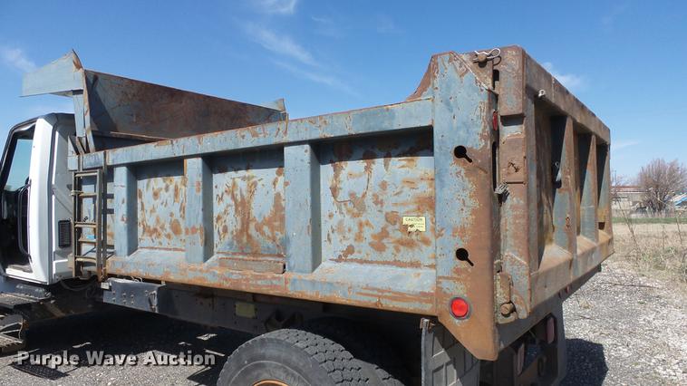 image for item DC3102 2005 International 4200 dump truck