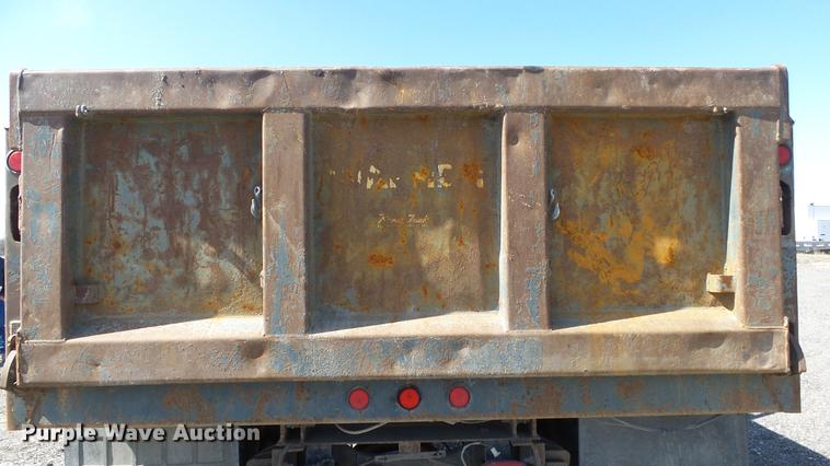 image for item DC3102 2005 International 4200 dump truck