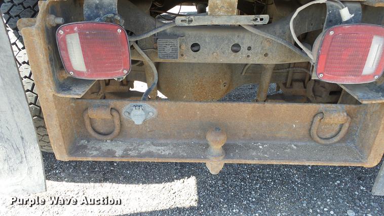 image for item DC3102 2005 International 4200 dump truck