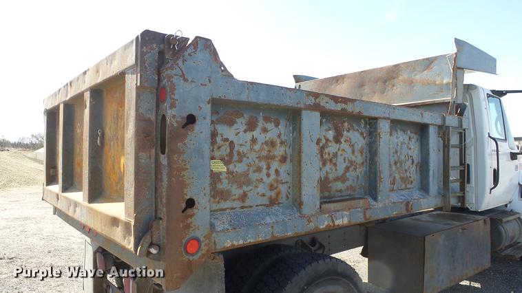 image for item DC3102 2005 International 4200 dump truck