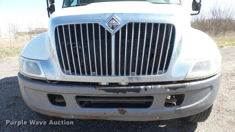 image for item DC3102 2005 International 4200 dump truck