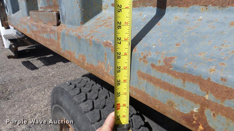 image for item DC3102 2005 International 4200 dump truck