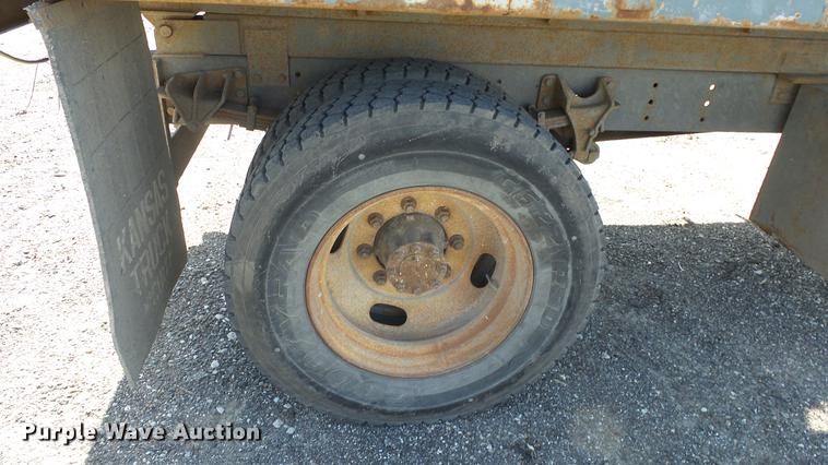 image for item DC3102 2005 International 4200 dump truck