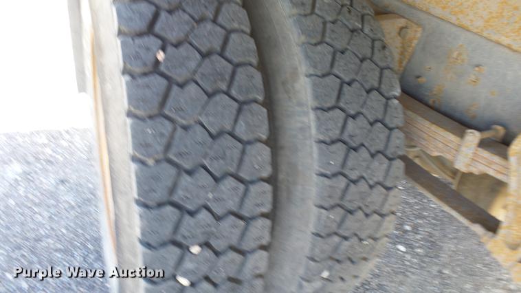 image for item DC3102 2005 International 4200 dump truck