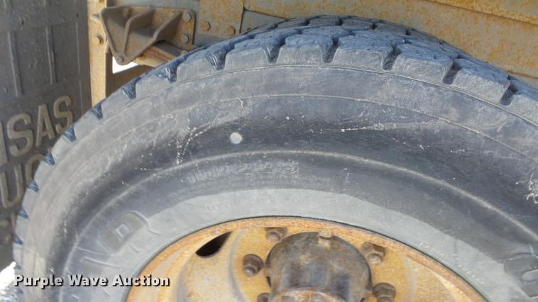 image for item DC3102 2005 International 4200 dump truck