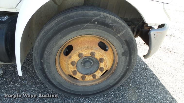 image for item DC3102 2005 International 4200 dump truck