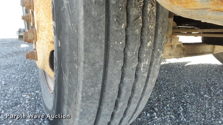 image for item DC3102 2005 International 4200 dump truck