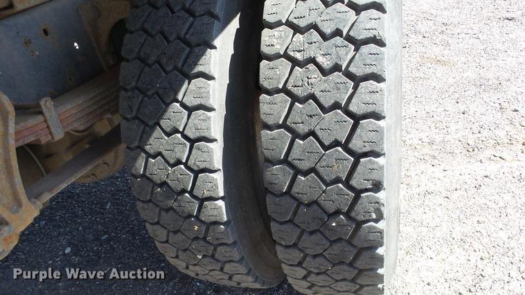 image for item DC3102 2005 International 4200 dump truck