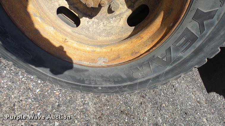 image for item DC3102 2005 International 4200 dump truck