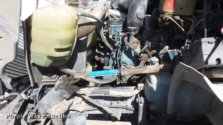 image for item DC3102 2005 International 4200 dump truck