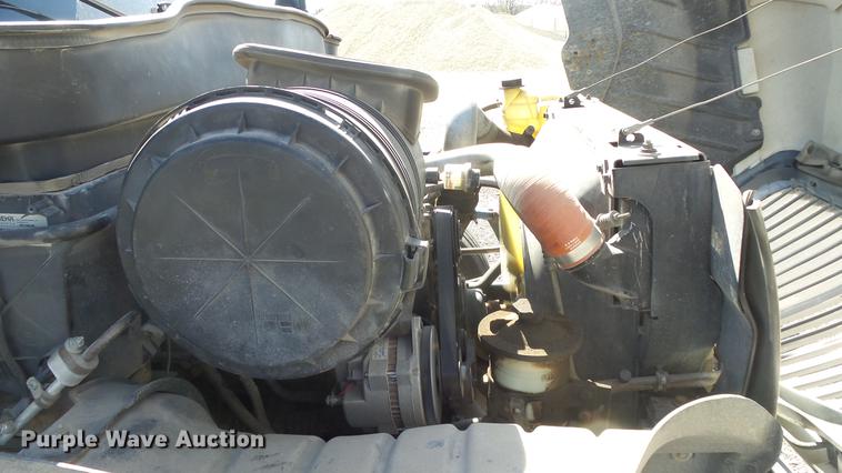 image for item DC3102 2005 International 4200 dump truck