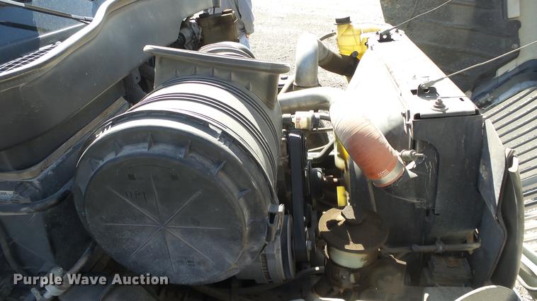 image for item DC3102 2005 International 4200 dump truck