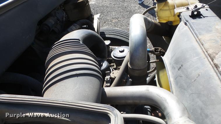 image for item DC3102 2005 International 4200 dump truck