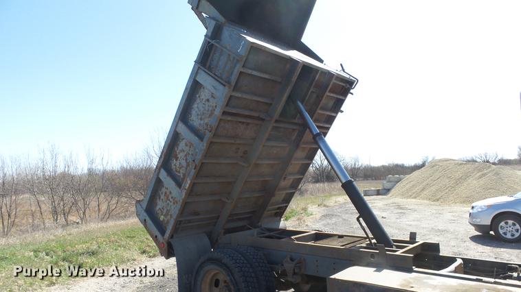 image for item DC3102 2005 International 4200 dump truck
