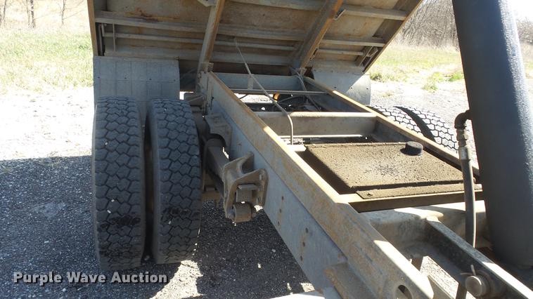 image for item DC3102 2005 International 4200 dump truck