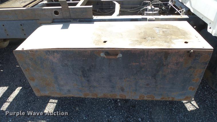 image for item DC3102 2005 International 4200 dump truck