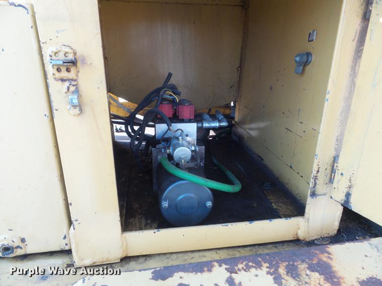 image for item DC7380 2003 Dinkmar CRT leaf vacuum