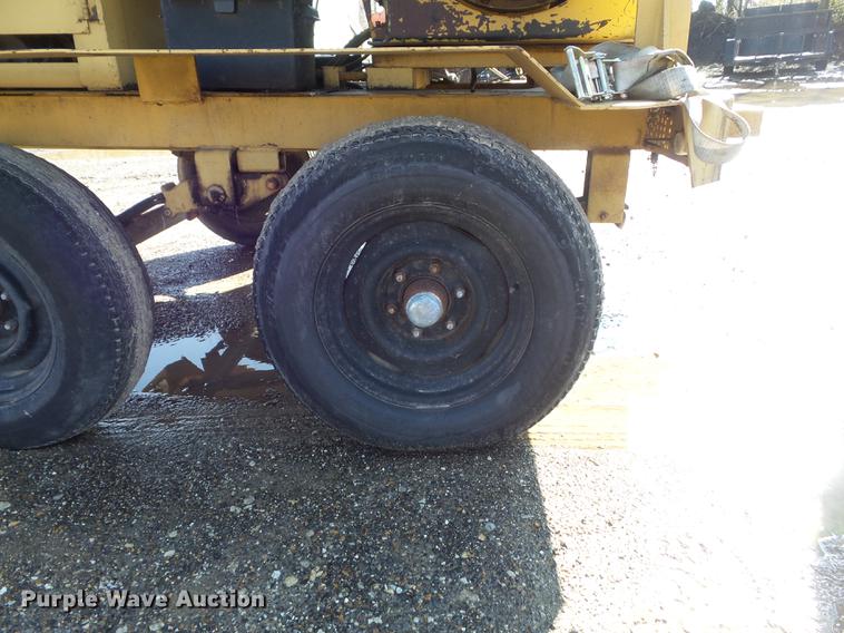 image for item DC7381 2003 Dinkmar CRT leaf vacuum