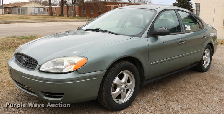 image for item DC7653 2006 Ford Taurus