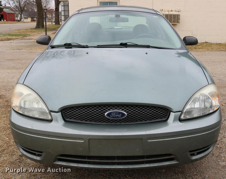 image for item DC7653 2006 Ford Taurus