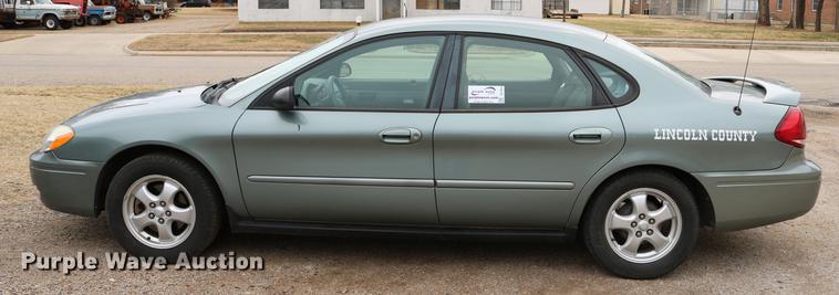 image for item DC7653 2006 Ford Taurus
