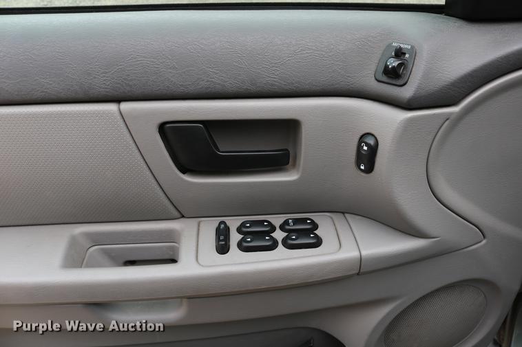 image for item DC7653 2006 Ford Taurus